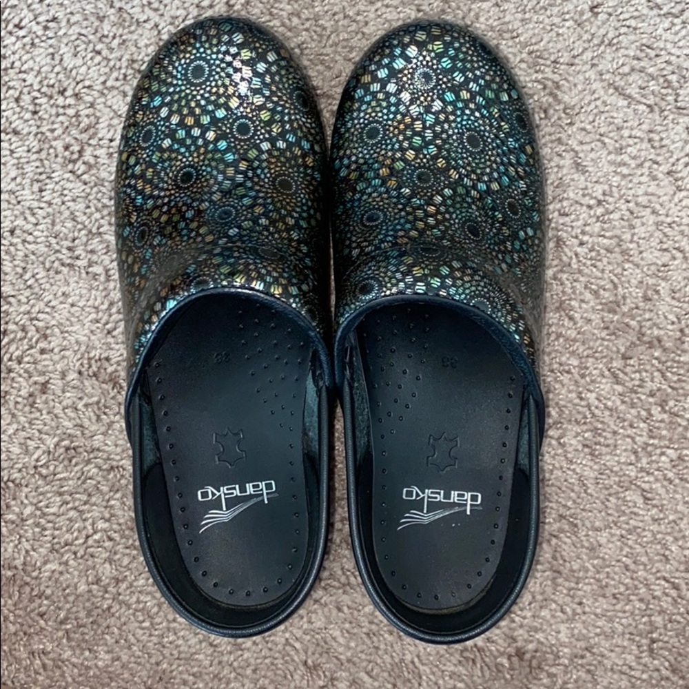 Brand new danskos